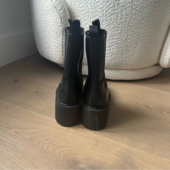 ZARA Heeled Ankle Chelsea Boots - Picture 6 of 7